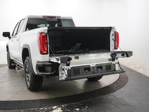 Used 2024 GMC Sierra 1500 AT4X AWD/4WD image 9