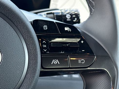 Used 2025 Hyundai Elantra SEL w/ Cargo Package image 25