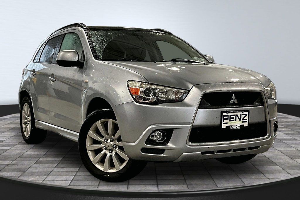 Used 2011 Mitsubishi Outlander Sport SE AWD/4WD image 3