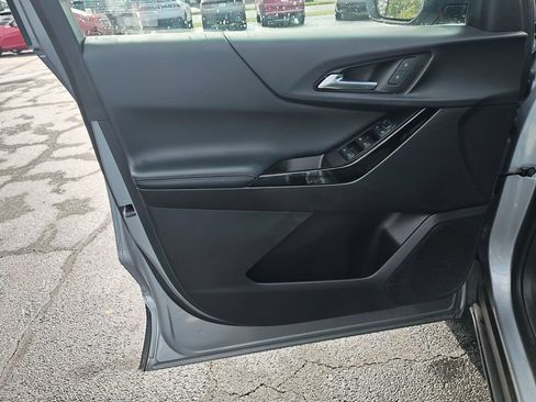 Used 2025 Chevrolet Equinox LT w/ Safety and Technology Package FWD image 12