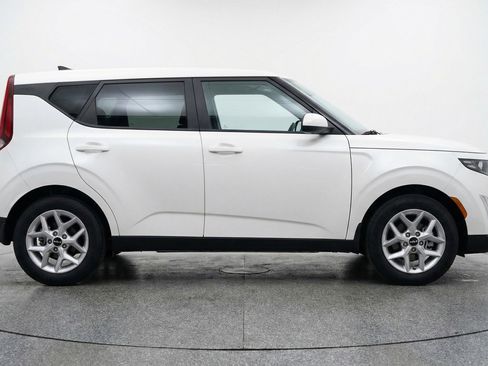 Used 2025 Kia Soul LX w/ LX Technology Package image 9