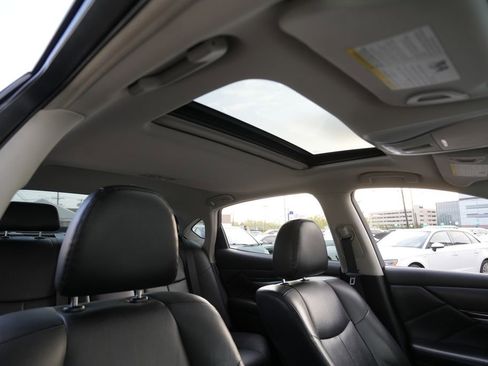 Used 2015 INFINITI Q70 L 3.7 RWD image 31