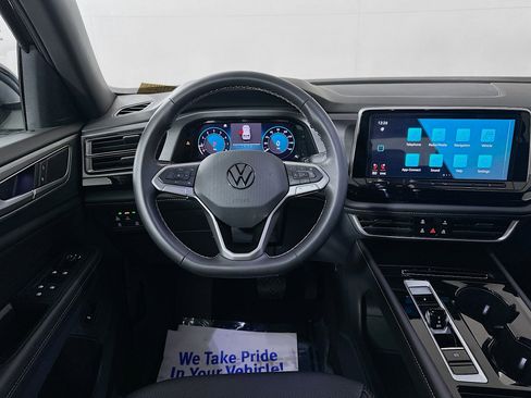 Used 2024 Volkswagen Atlas Cross Sport SE image 20