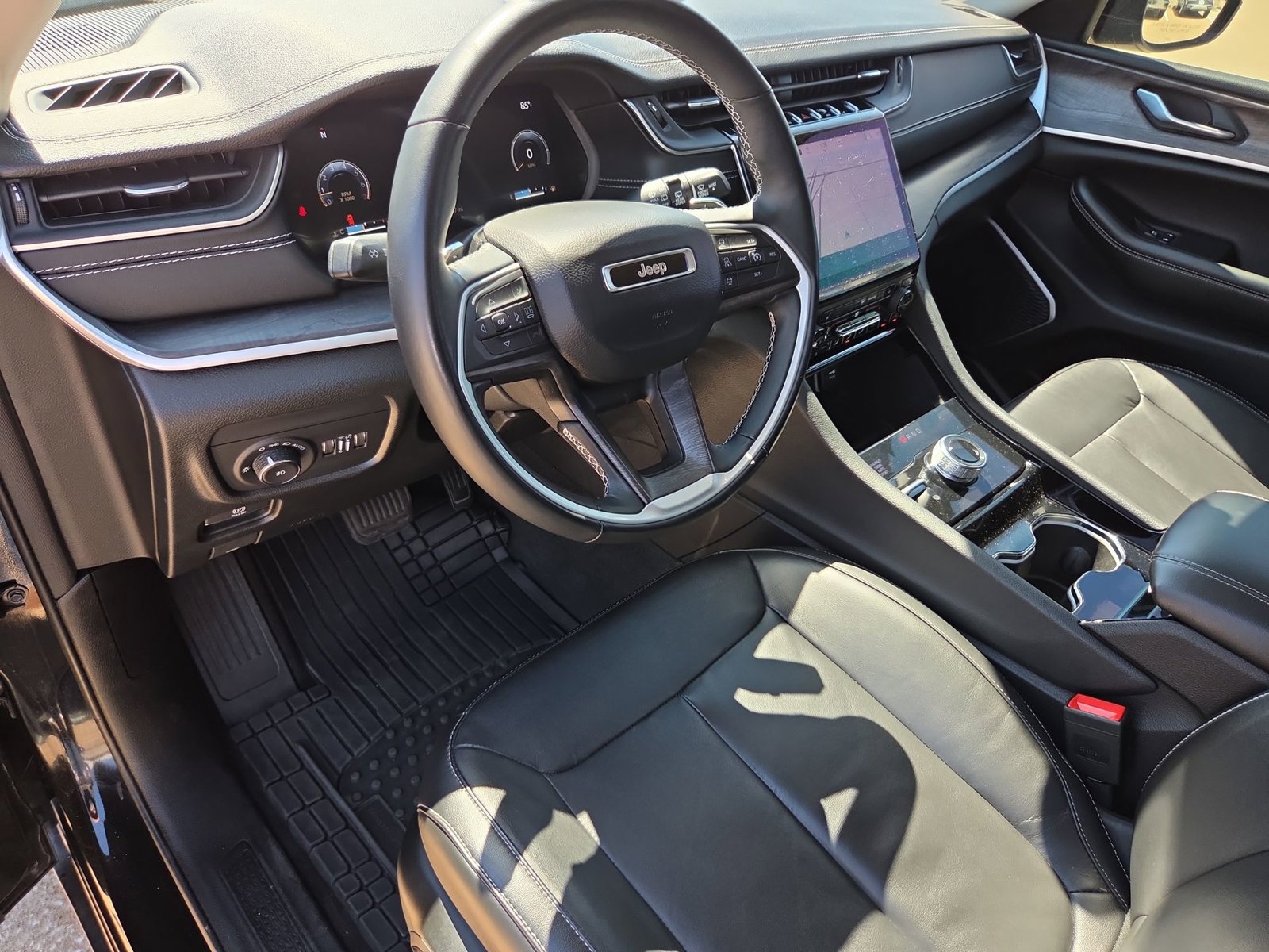 Used 2022 Jeep Grand Cherokee L Limited AWD/4WD image 10