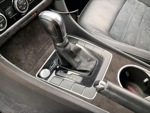 Used 2014 Volkswagen Passat 1.8T SEL Premium image 15