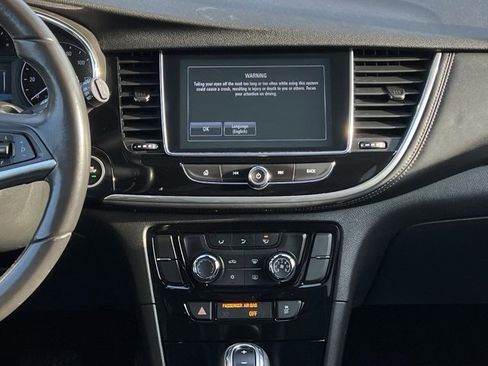 Used 2020 Buick Encore Preferred image 18