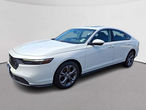 Certified 2023 Honda Accord EX image 5