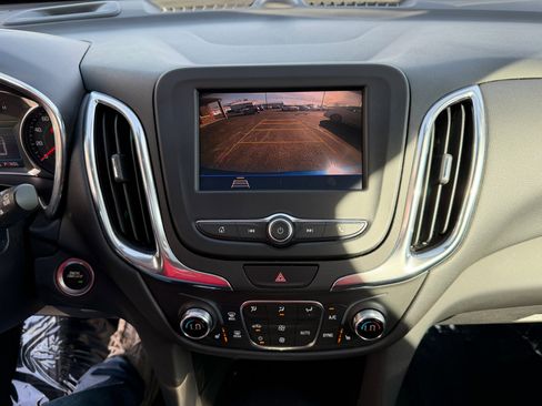 Used 2020 Chevrolet Equinox LT image 29