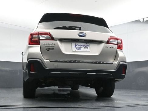 Used 2018 Subaru Outback 2.5i Premium image 32
