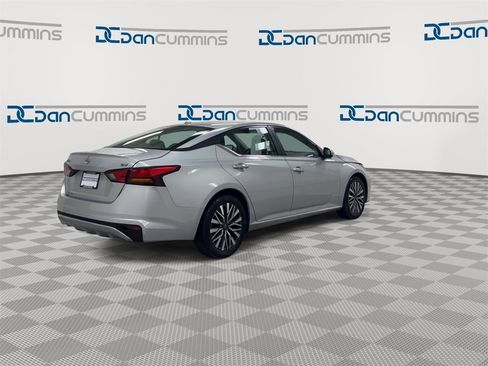 Used 2023 Nissan Altima 2.5 SV image 8