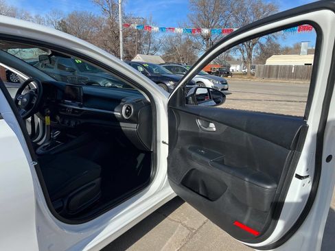 Used 2020 Kia Forte Sedan image 18