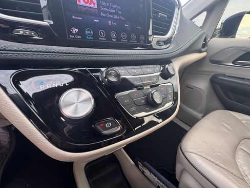 Used 2018 Chrysler Pacifica Limited w/ Advanced Safetytec Group image 27