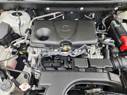 Used 2019 Toyota RAV4 XLE Premium FWD image 27