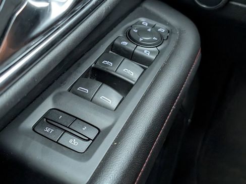 Used 2021 Chevrolet Suburban RST w/ Luxury Package image 13