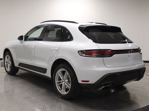 Certified 2022 Porsche Macan AWD/4WD image 3