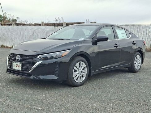 New 2025 Nissan Sentra S image 3