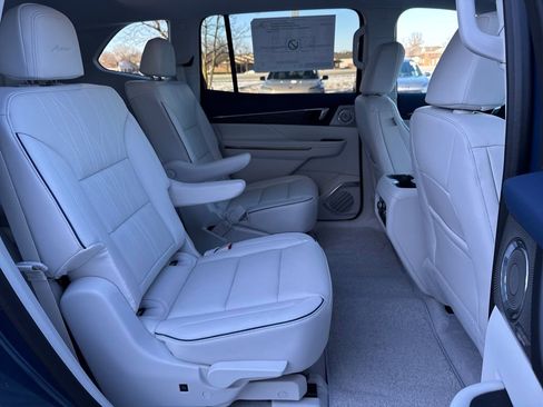 New 2026 Buick Enclave Avenir w/ Super Cruise Package image 45