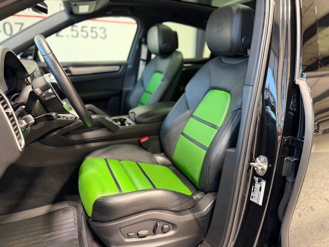 Used 2023 Porsche Cayenne Platinum Edition AWD/4WD image 20