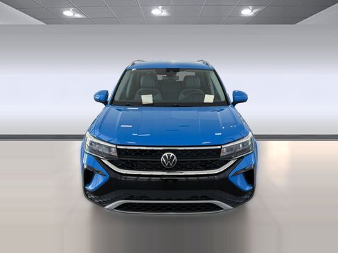 Used 2023 Volkswagen Taos SE FWD image 6