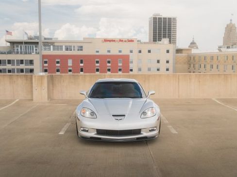 Used 2007 Chevrolet Corvette Z06 w/ Preferred Equipment Group RWD image 4