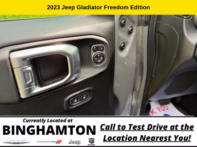 Used 2023 Jeep Gladiator Sport AWD/4WD image 14