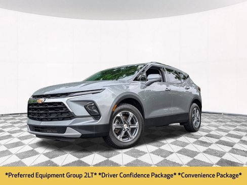 Used 2024 Chevrolet Blazer LT w/ Convenience Package AWD/4WD image 2