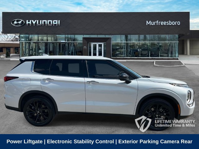 Used 2024 Mitsubishi Outlander SE Black Edition AWD/4WD image 4