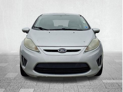Used 2012 Ford Fiesta SE image 2