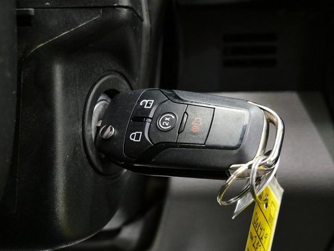 Used 2020 Ford F250 XLT w/ XLT Value Package image 28