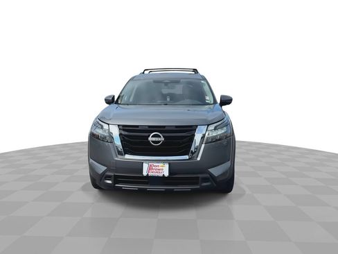 Used 2024 Nissan Pathfinder SV FWD image 3
