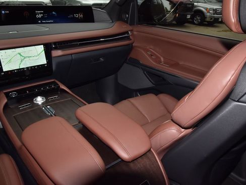 New 2026 Lincoln Navigator Reserve image 18