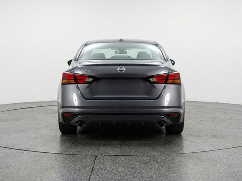 Used 2025 Nissan Altima 2.5 SV image 6