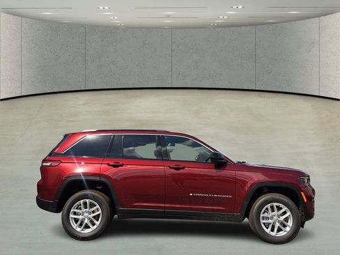 New 2026 Jeep Grand Cherokee Laredo RWD image 4