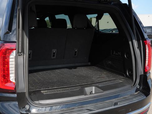 Used 2022 GMC Yukon XL Denali image 24