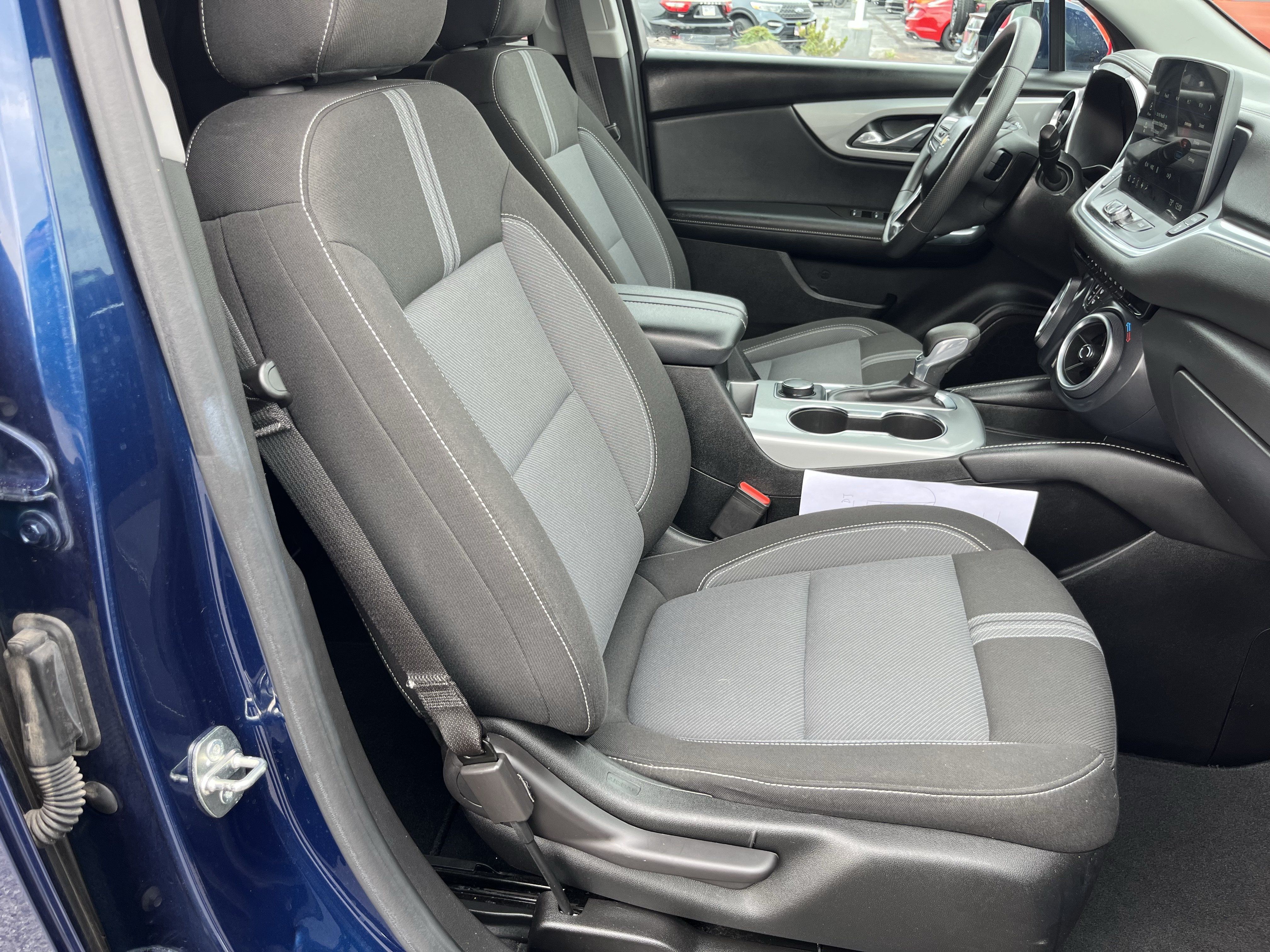Used 2023 Chevrolet Blazer LT AWD/4WD image 3
