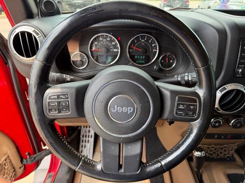 Used 2012 Jeep Wrangler Sahara w/ Connectivity Group AWD/4WD image 14