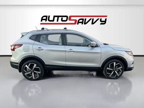 Used 2022 Nissan Rogue Sport SL FWD image 8