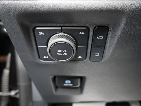 Used 2025 Ford Expedition Active AWD/4WD image 12