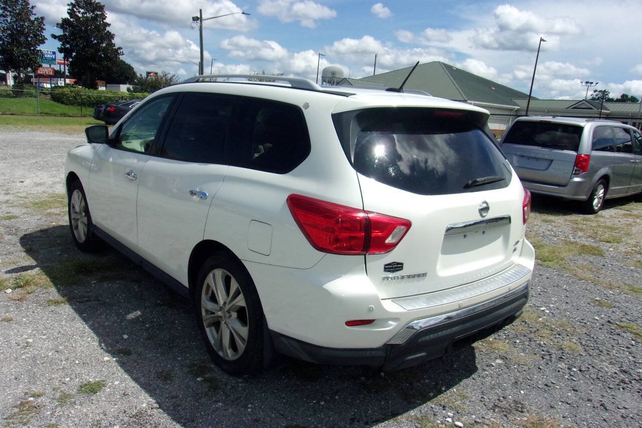 Used 2018 Nissan Pathfinder SL w/ SL Premium Package AWD/4WD image 5