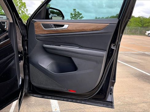 Used 2024 Volkswagen Atlas SE image 23