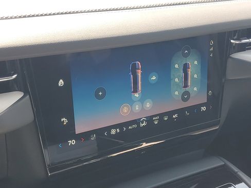 New 2026 Lincoln Navigator L Reserve AWD/4WD image 24
