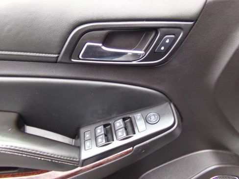 Used 2016 GMC Yukon XL SLE image 47