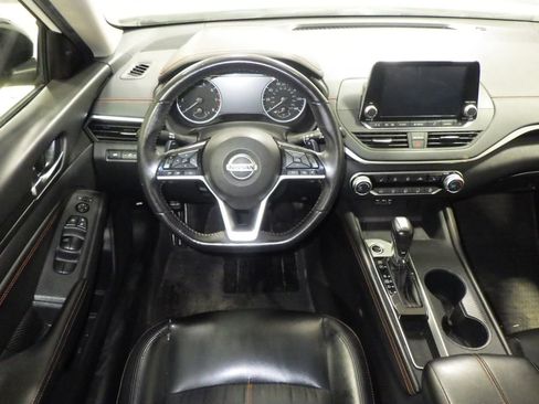 Used 2019 Nissan Altima 2.5 SR w/ SR Premium Package FWD image 9