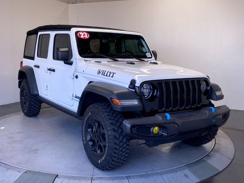 Used 2023 Jeep Wrangler Unlimited w/ Cold Weather Group AWD/4WD image 7