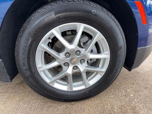 Used 2022 Chevrolet Equinox LS w/ LPO, Chrome Package FWD image 43