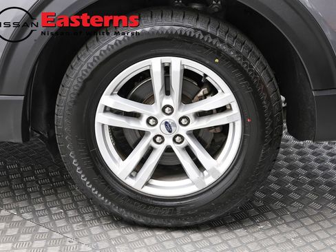 Used 2023 Ford Explorer XLT w/ Equipment Group 202A image 8