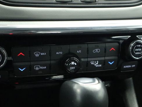 Certified 2022 Jeep Compass Limited image 41