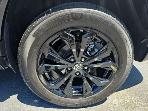 Used 2023 Toyota RAV4 XSE AWD/4WD image 28