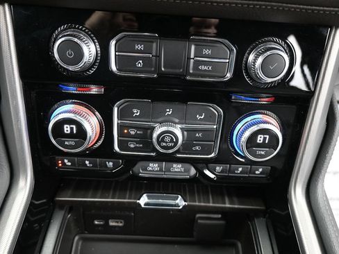 Used 2022 GMC Yukon XL Denali w/ Denali Ultimate Package image 29