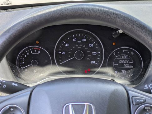 Used 2020 Honda HR-V LX image 10